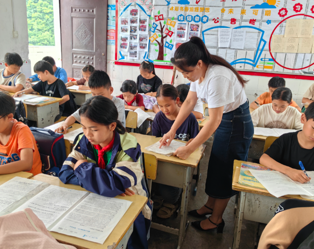 教师队伍活水持续出现为教育强建造注入了连绵不断的动力