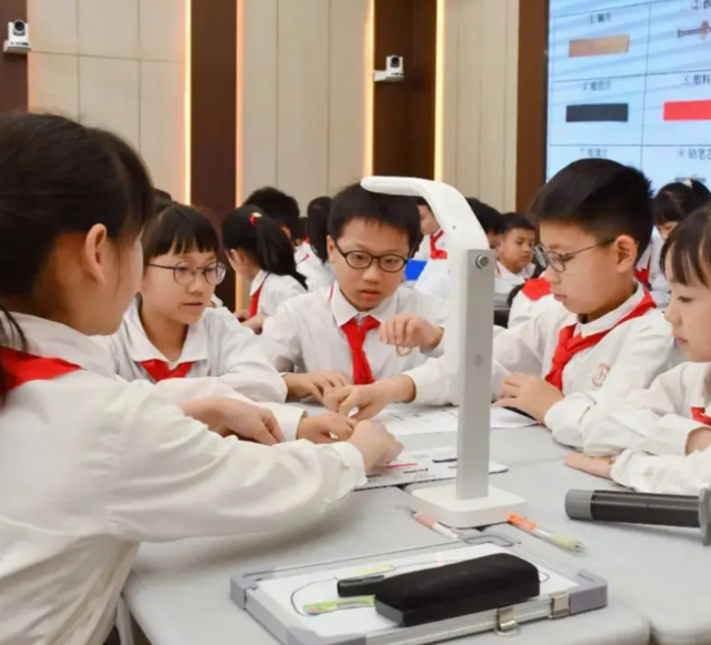 多方协作为学生供给丰富的科学教育资源供给更多的科学实践时机